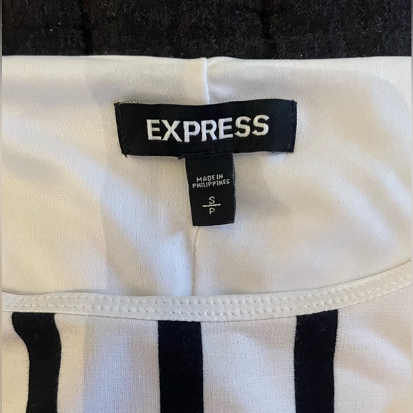 Express dress - Picture 2 of 2
